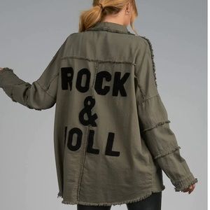 Elan Oversized ‘Rock & Roll’ Shacket Army Green